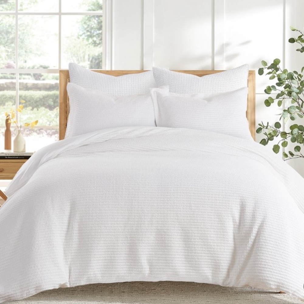 White Comforter Full/Queen